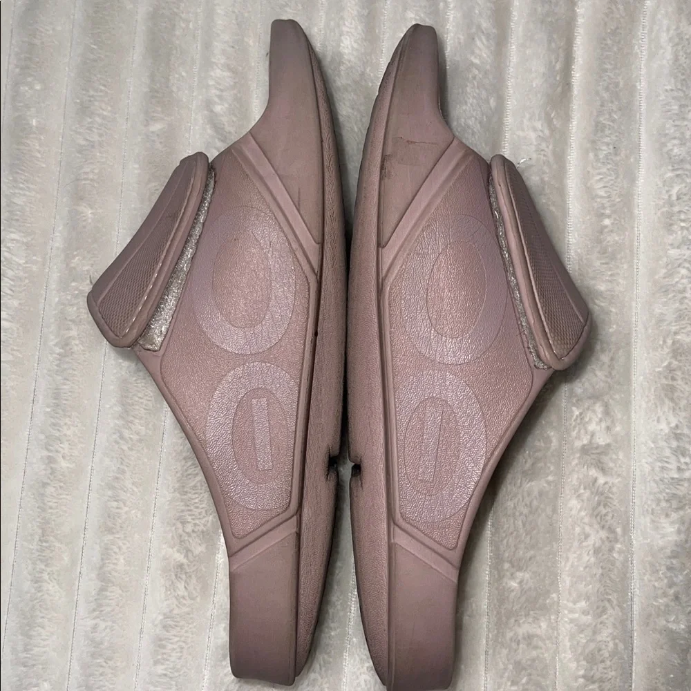 Oofos Mauve Slide Sandals | Size 8